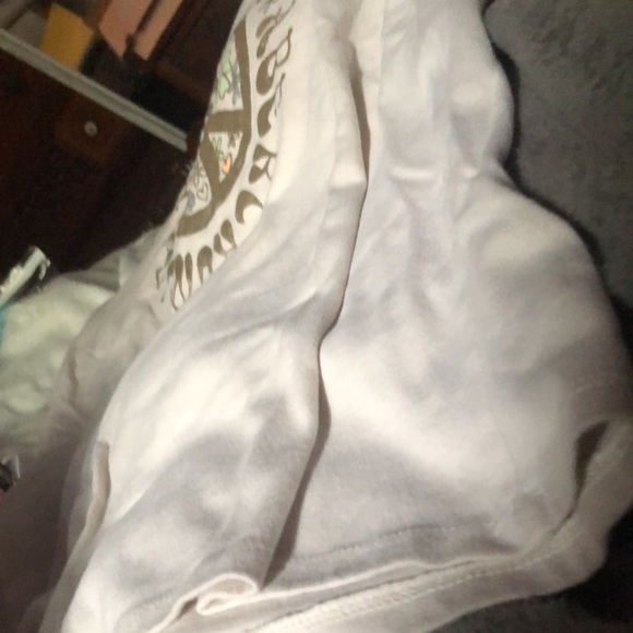 Brand new without tags very soft, vintage style, Abercrombie peace sign Tee H - Picture 4 of 5